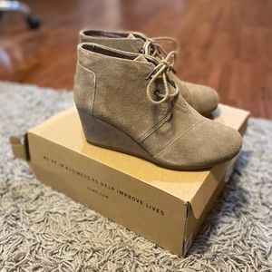 LIKE NEW TOMS Desert Wedge